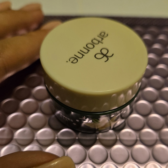 Arbonne Lip Scrub in Green Jar - Picture 2 of 4